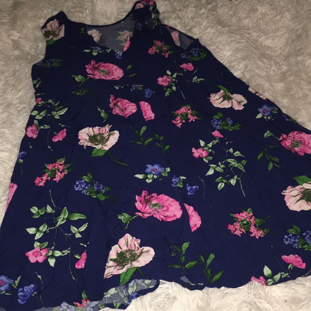 Floral dress v neck